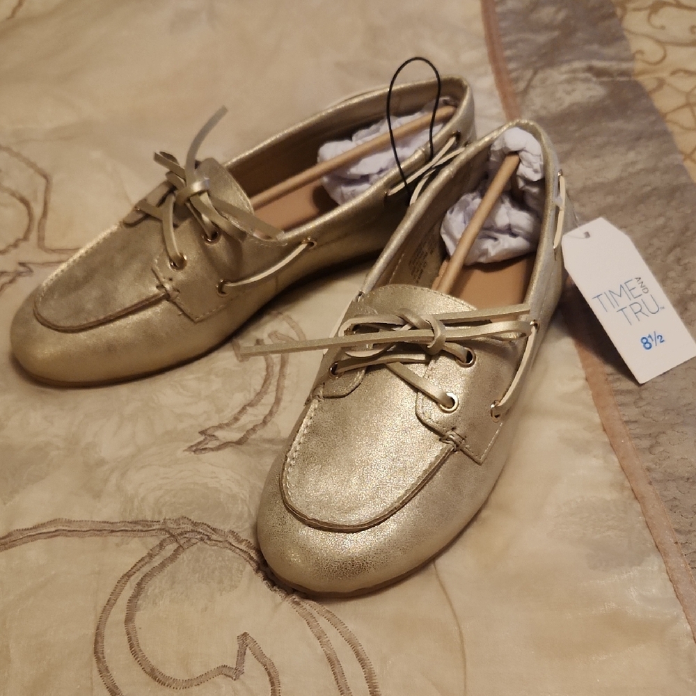 NWT Time and Tru Women's Gold Lace-Up Loafers